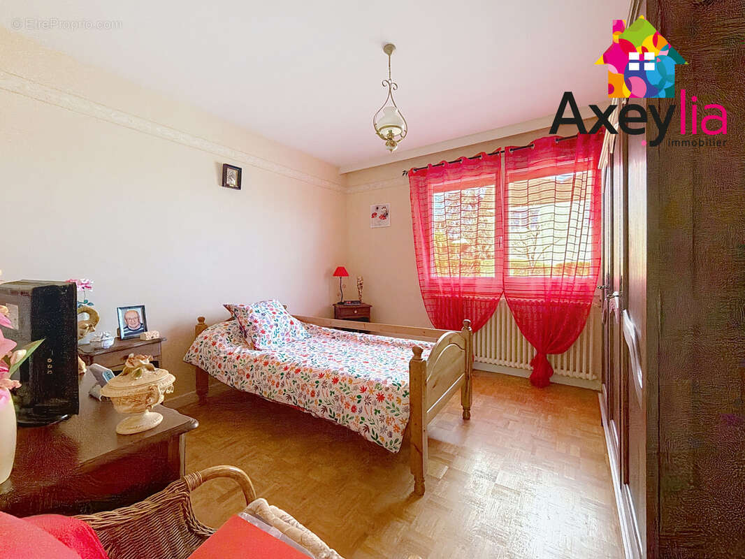 Maison à COMMELLE-VERNAY