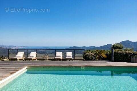Maison 270 m² à Les Adrets-De-L'esterel  - photo 2