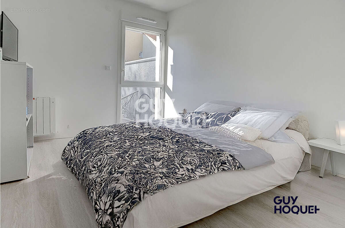 Appartement à SAINT-DENIS-LES-BOURG