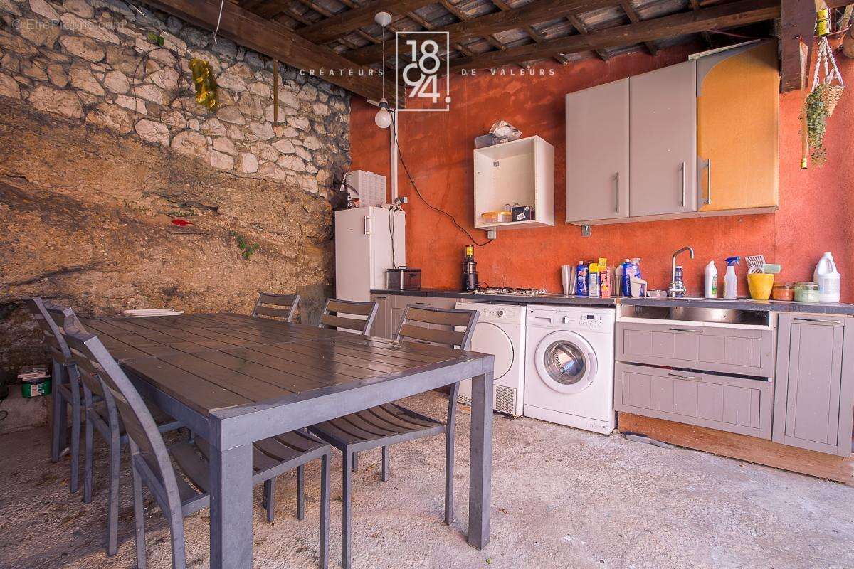 Maison 130 m2 t5 + dependance 32 m2 piscine terrain 665m2 au calme - photo 17