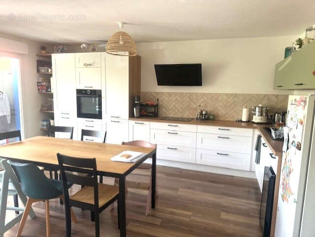 Appartement à CRUSEILLES