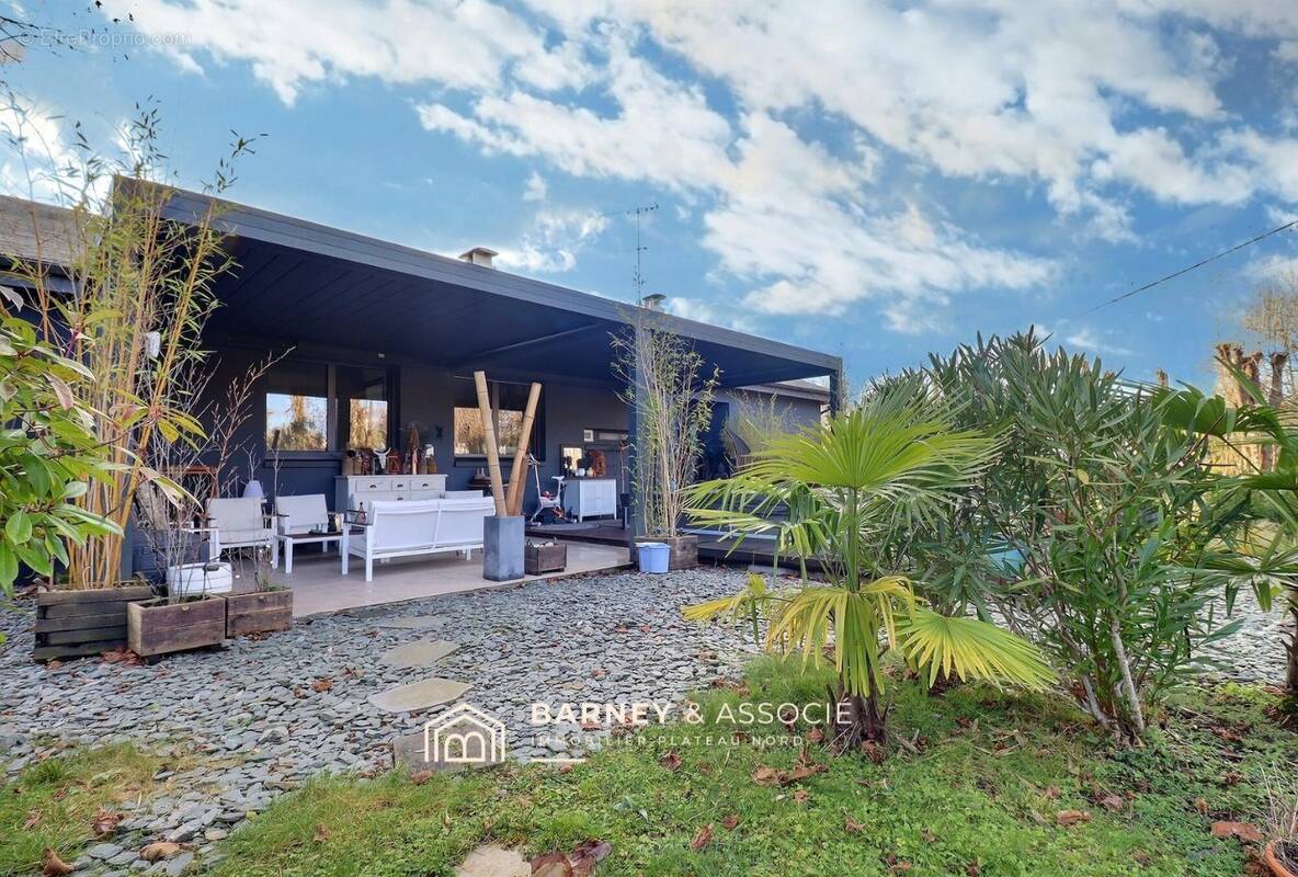 Maison à MONT-SAINT-AIGNAN