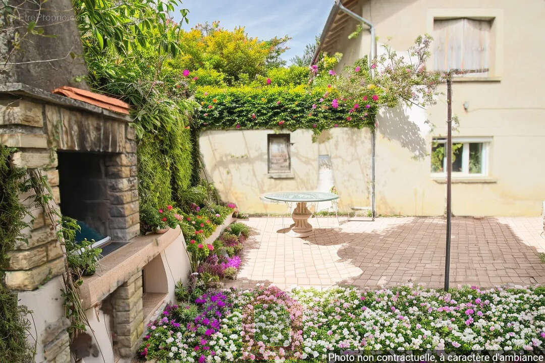 Maison à PUY-L'EVEQUE