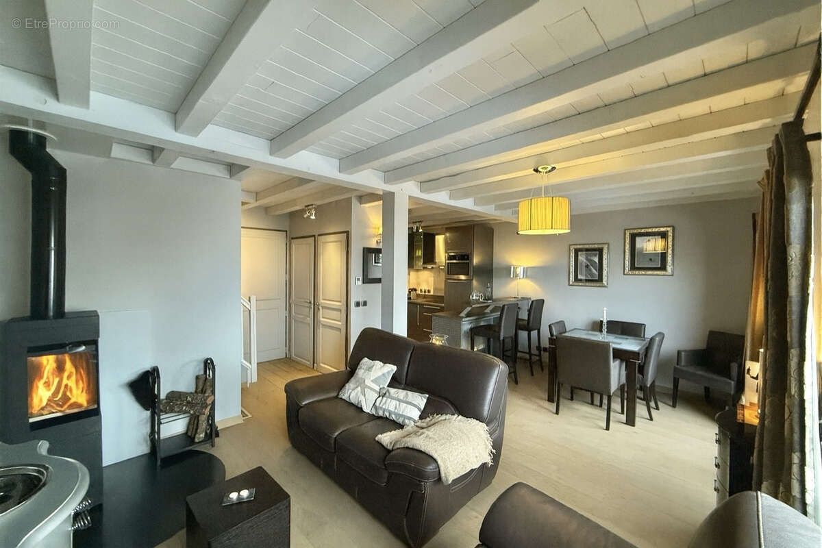 Maison à LA PERRIERE