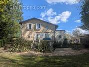 Maison à SAINT-MEDARD-DE-GUIZIERES