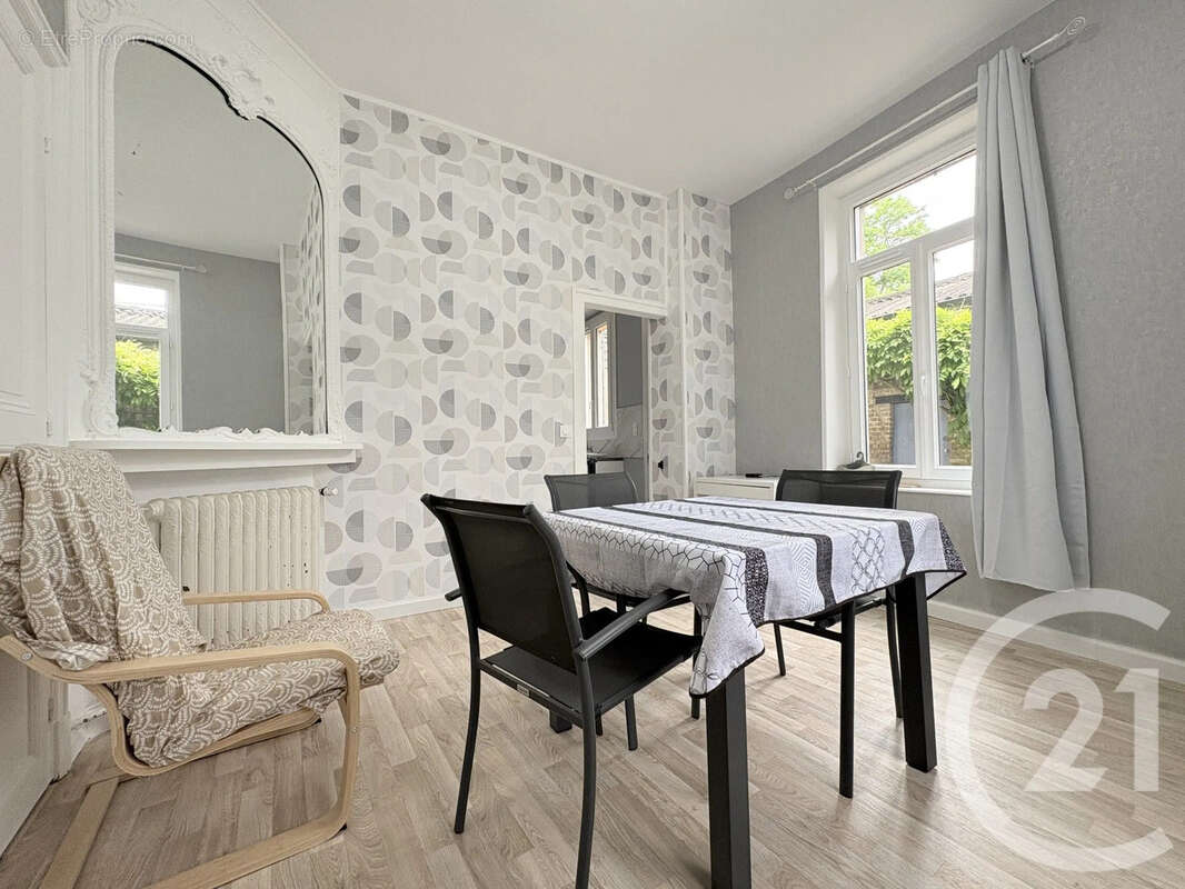 Maison à SAINT-QUENTIN