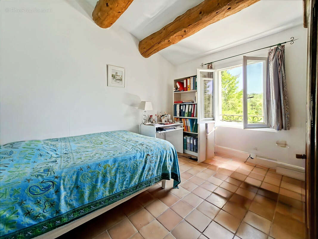 Maison 143m² à saint-mitre-les-remparts - photo 11