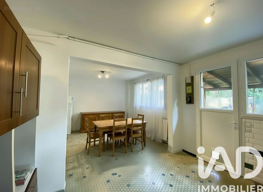 Photo 3 - Maison à LE HAILLAN