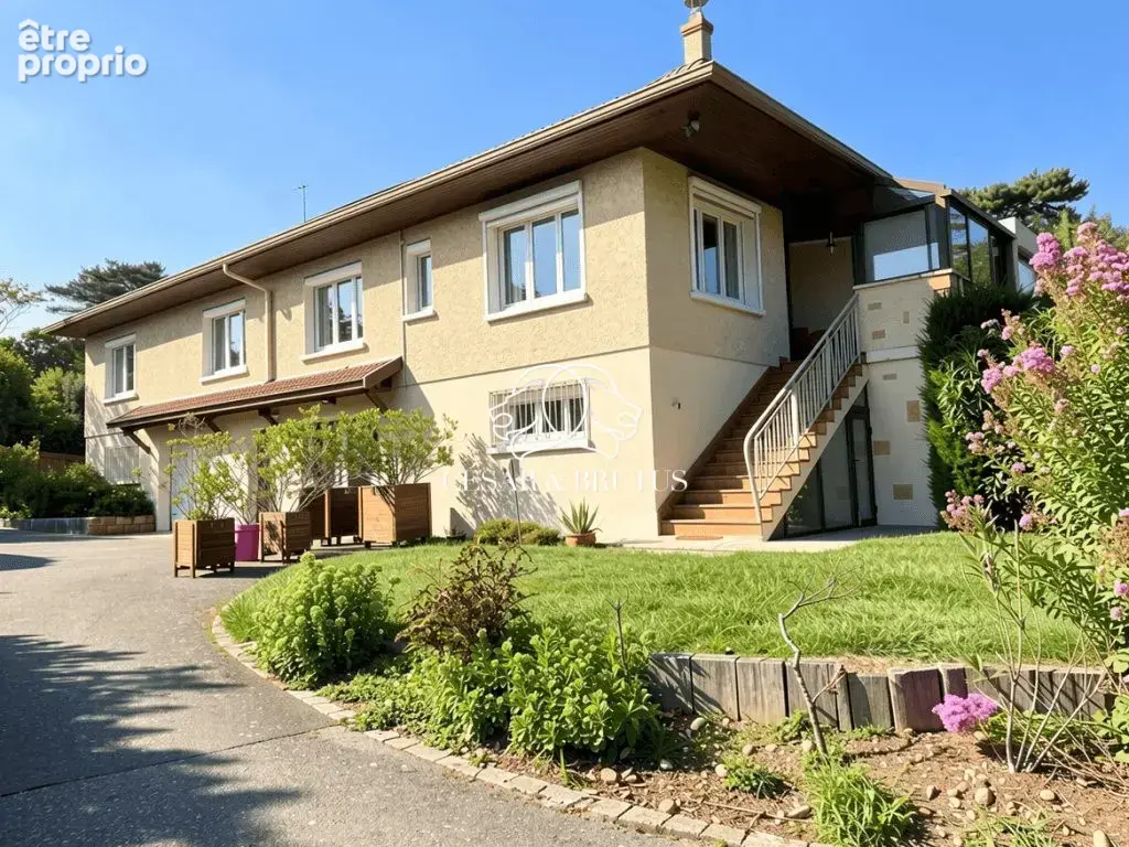 Maison 10 pièces 259 m² à vendre à Seyssuel (38200) - photo 2