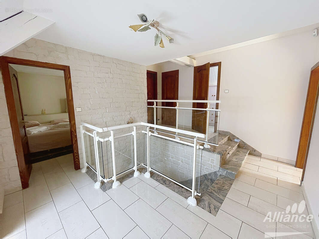 Maison de 1992 avec 4 chambres et piscine - photo 13