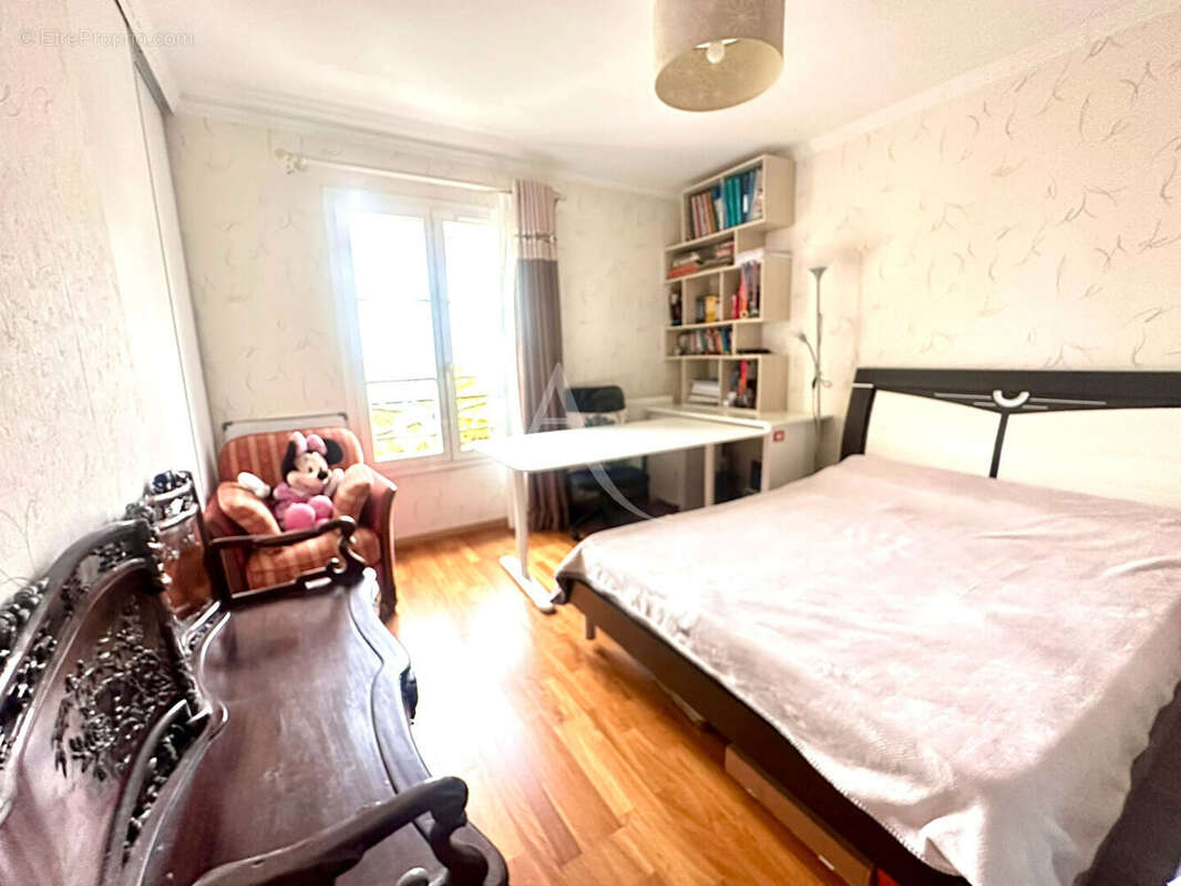 Maison à BUSSY-SAINT-GEORGES