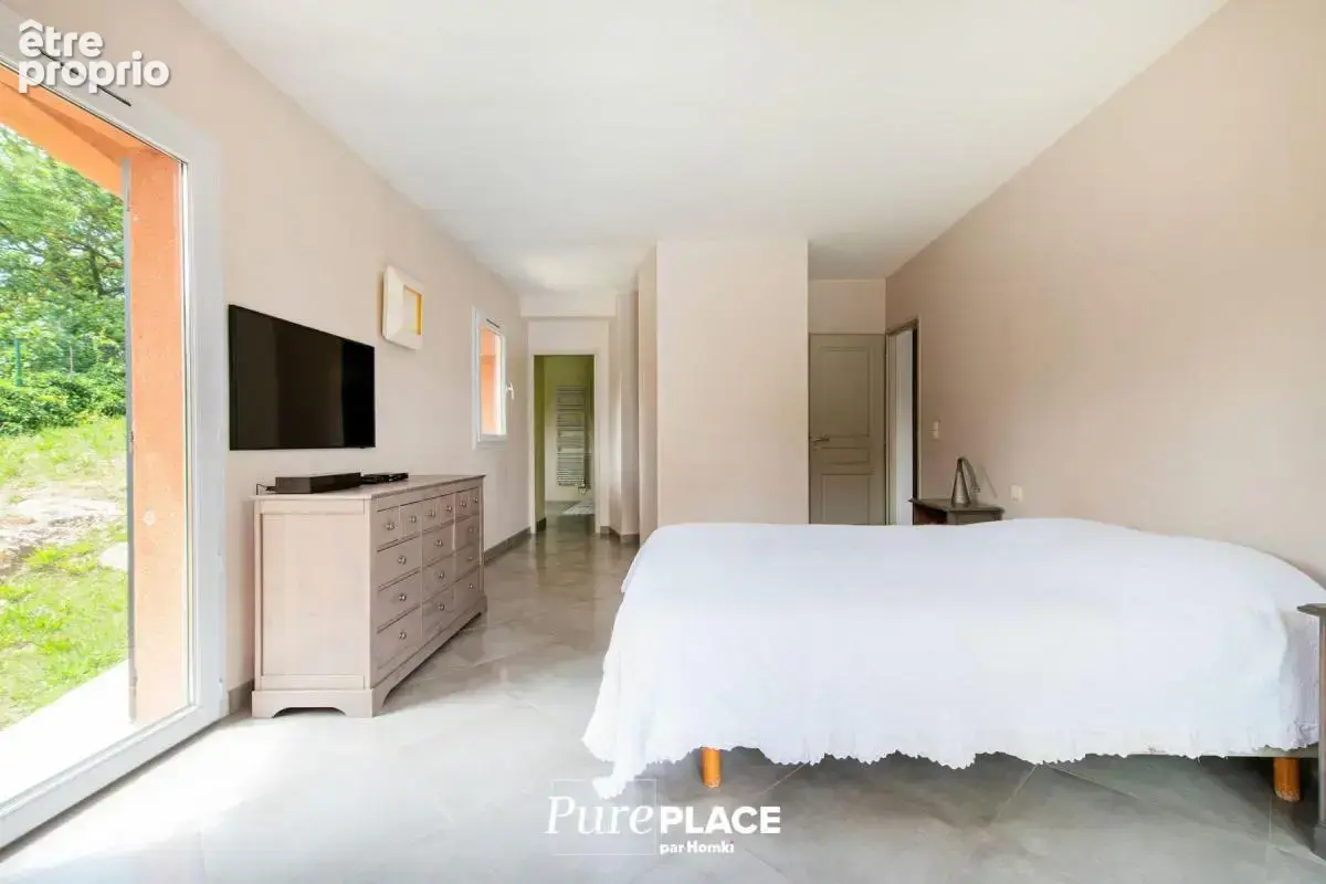 Maison/Villa T6 de 180 m² à Aix-en-ProvenceÉlégante maison contemporaine avec piscine – environnement sécurisé près d’Aix-en-Pro - photo 12