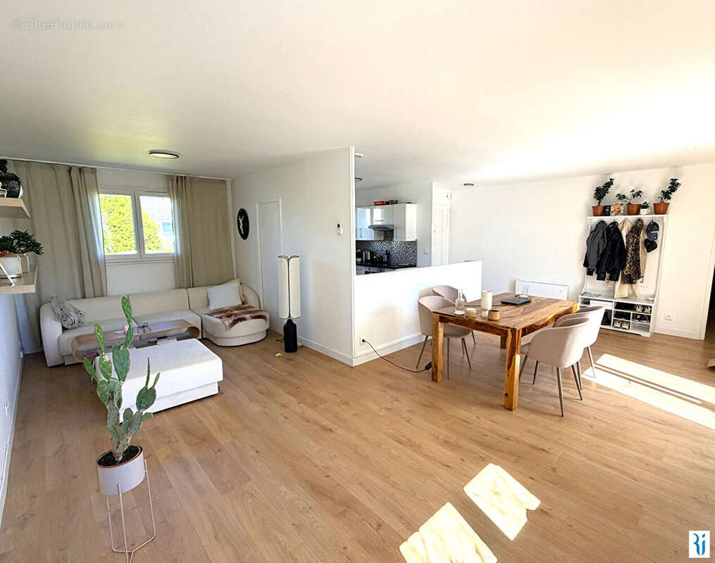 Maison à LE MESNIL-ESNARD