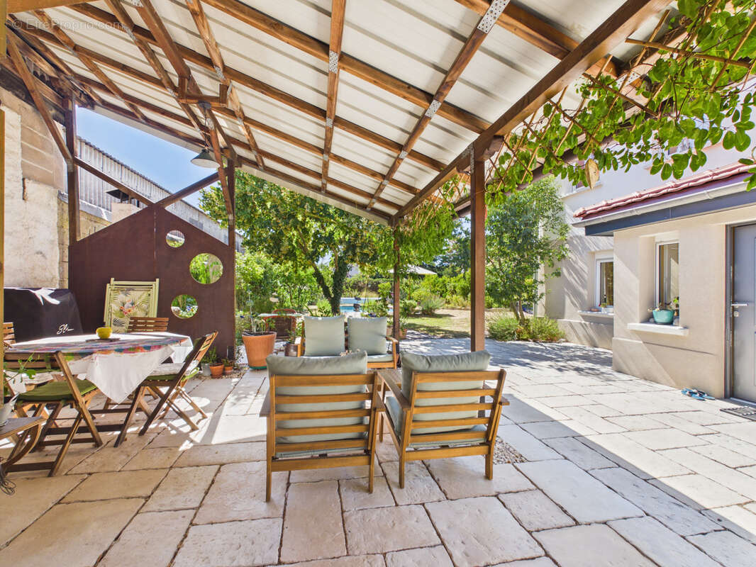 Maison familiale 7 pièces avec piscine à Pfastatt - photo 16