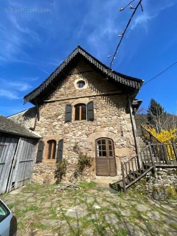 RARE:  Moulin auvergnat authentique au bord d'un ruisseau - photo 4