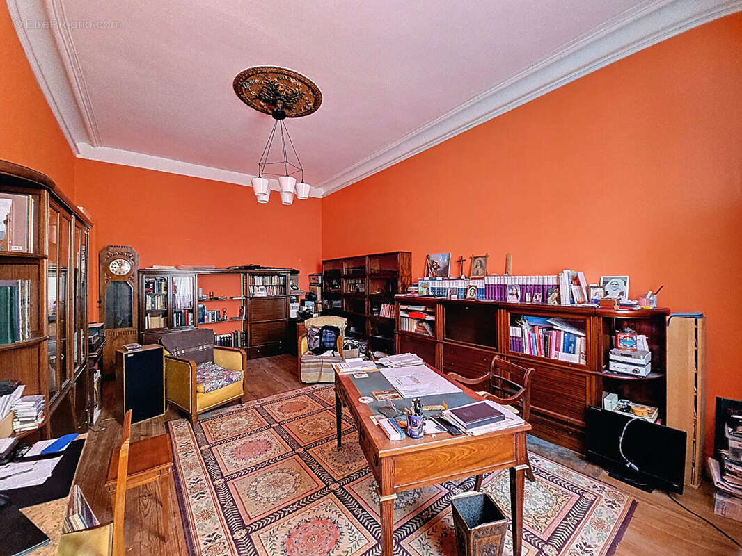 Maison Saint Macaire 7 pièce(s) 340 m2 - photo 9