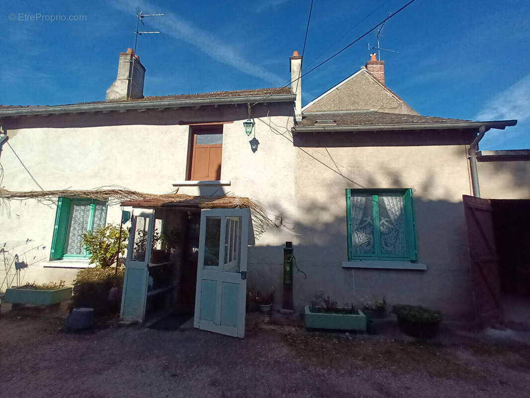 Maison à LA CHAUSSEE-SAINT-VICTOR