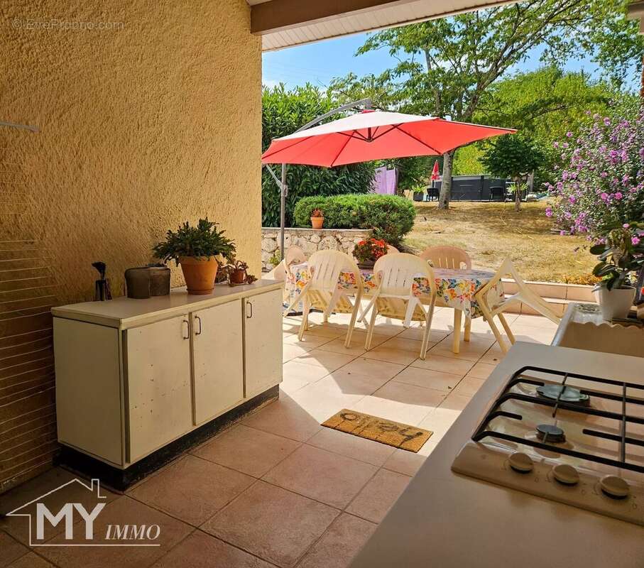 Maison à LA ROQUILLE