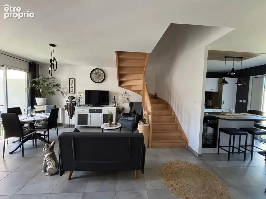 MDI Anjou Maine vous propose cette charmante maison familiale située à Trélazé ! - photo 3