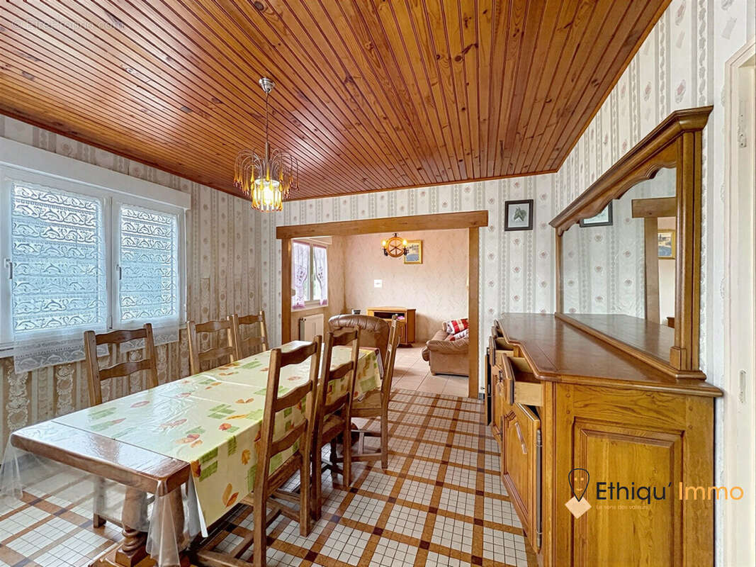 Maison à ARCONVILLE
