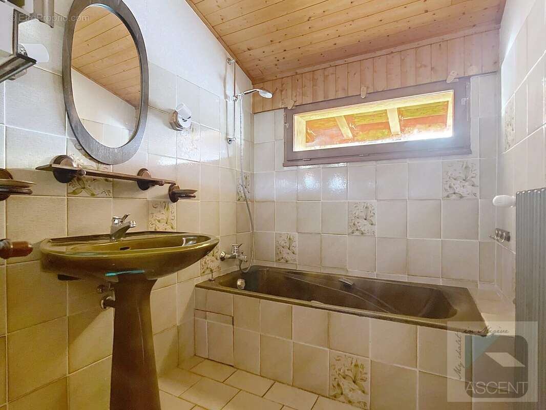 Maison à NOTRE-DAME-DE-BELLECOMBE