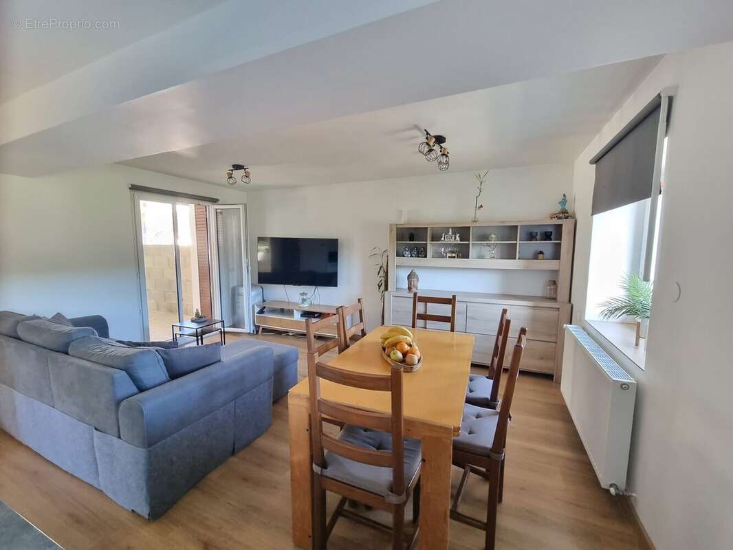 Appartement 57 m² à Givors  - photo 3