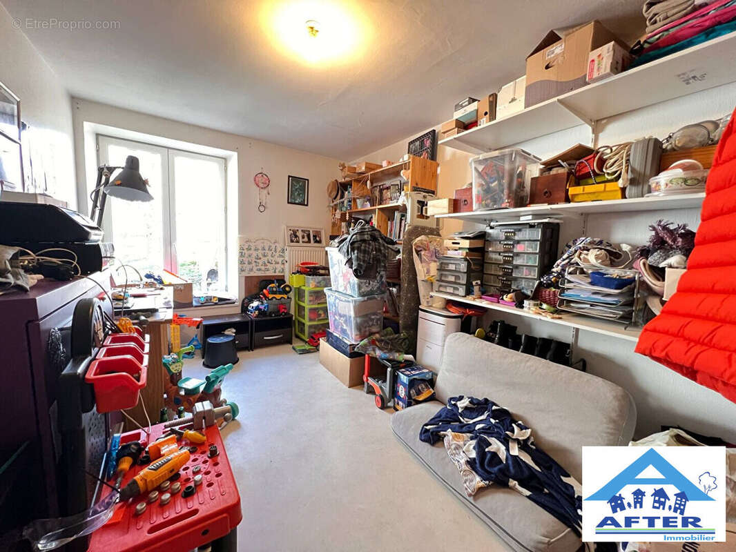 Appartement à MAIZIERES-LES-VIC