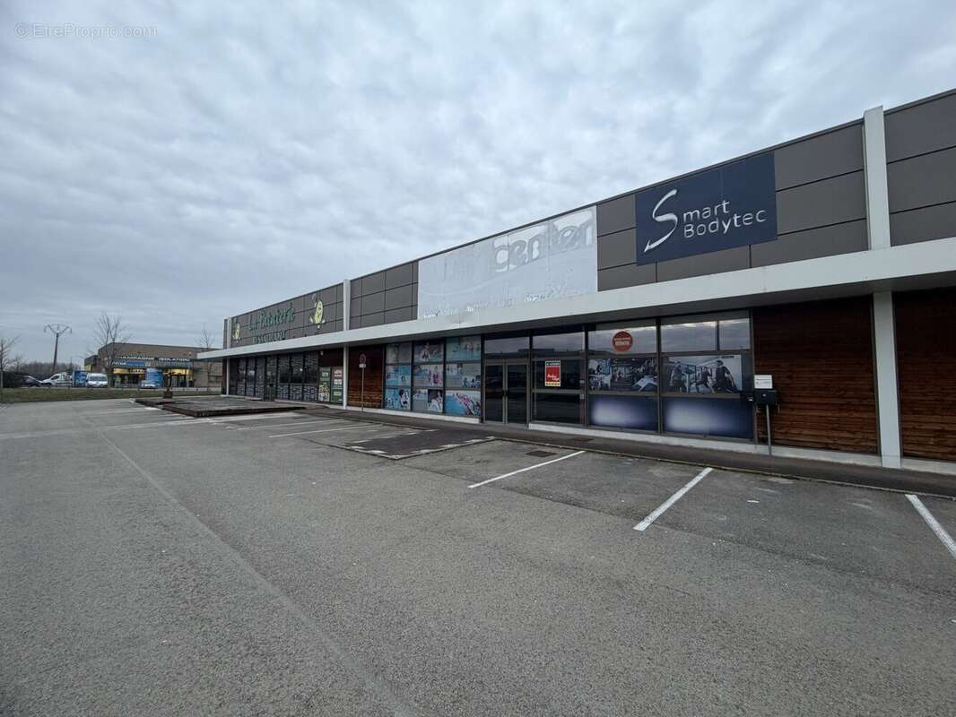 Commerce à VILLECHETIF