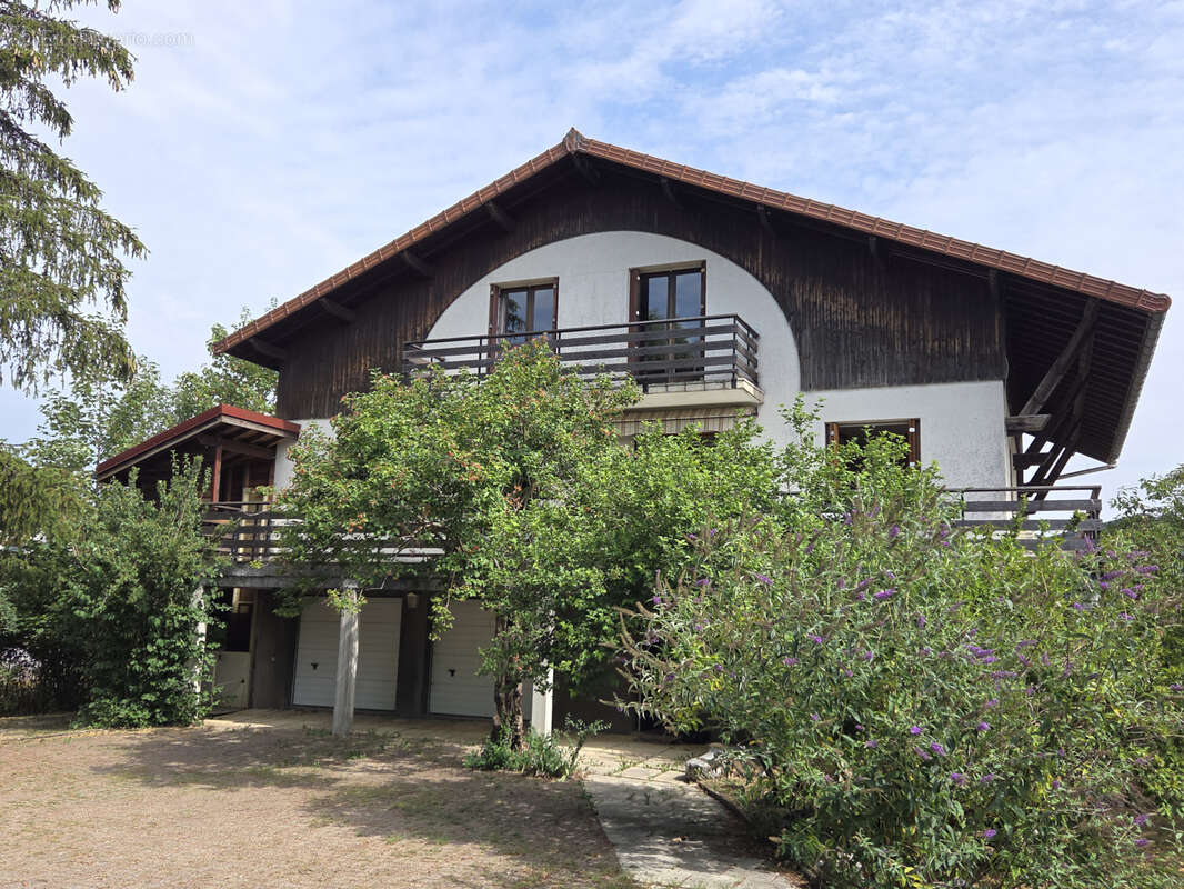 Maison à DOUBS
