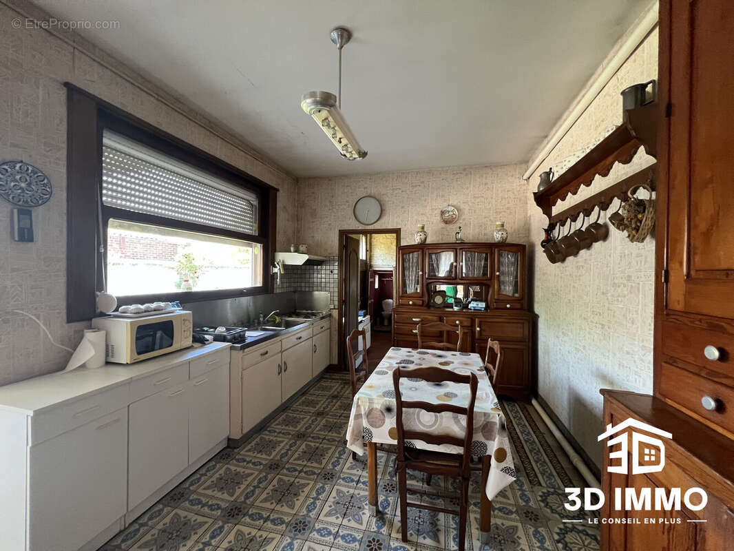 Maison à AVESNES-SUR-HELPE