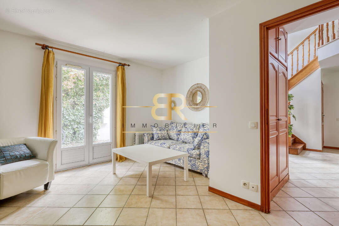 Maison à SAINT-MAUR-DES-FOSSES