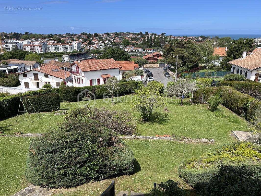 A Saint Jean de Luz, Maison 5 ch + T3 et terrain 1700 m2 divisible - vue océan et montagnes - photo 2