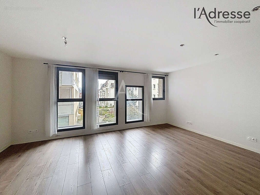 Appartement à SURESNES