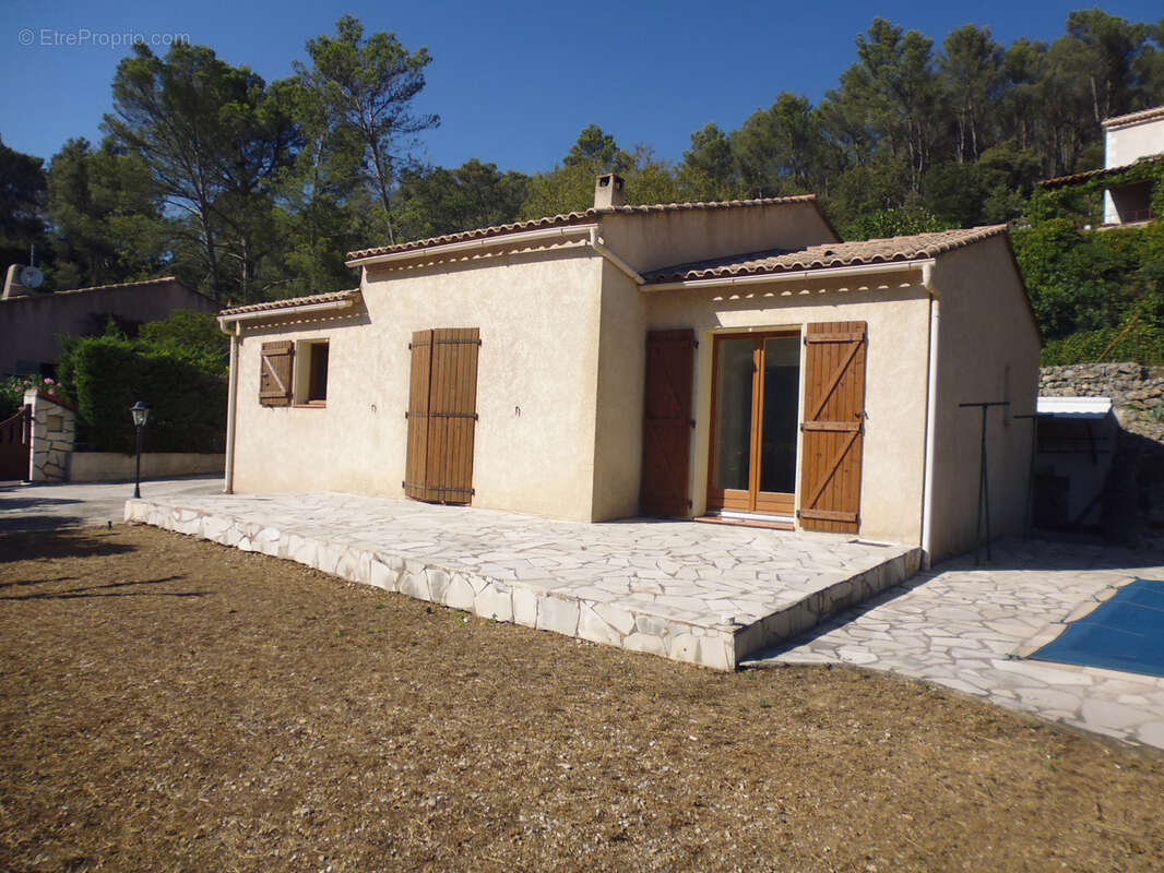 Maison à SOLLIES-TOUCAS