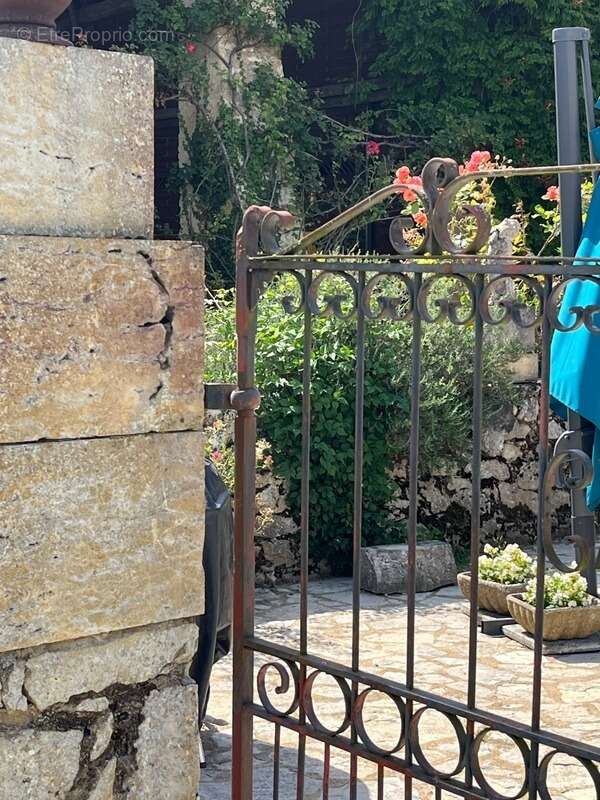 Maison à SAINT-JEAN-POUTGE