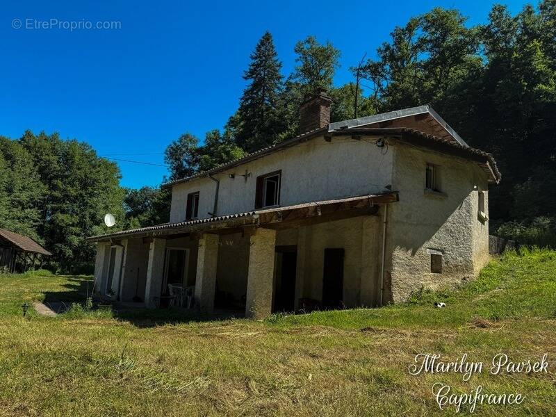 Maison à SERMENTIZON