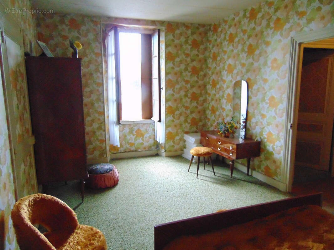 Maison à SOUVIGNE