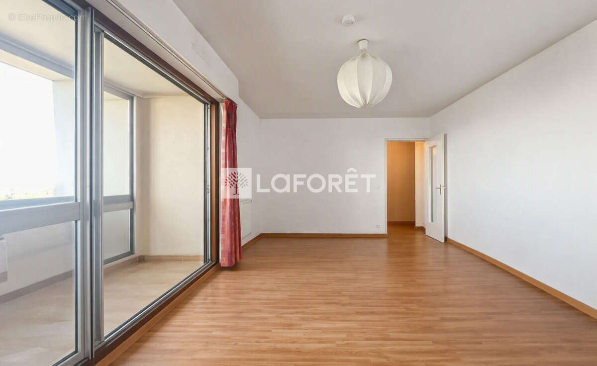 Parc des Bruyères - Studio de 44m² avec loggia - photo 4