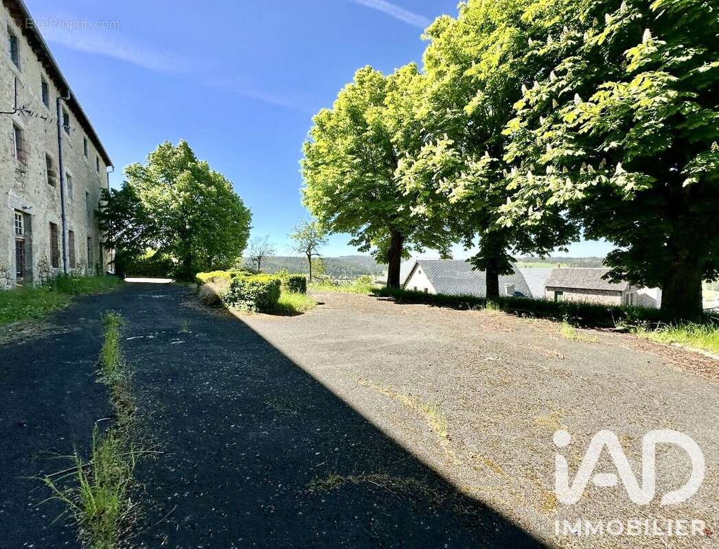 Appartement 1662 m² à Saint-Alban-Sur-Limagnole  - photo 7