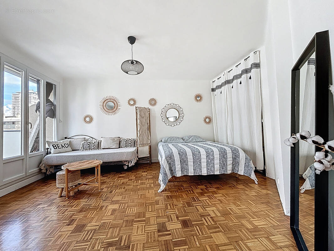 Appartement à MARSEILLE-7E