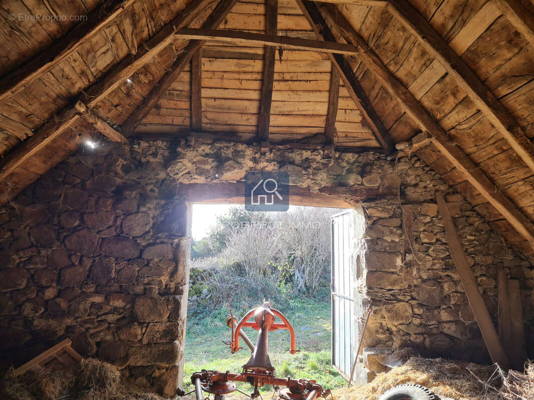 Grange à rénover avec vue sur l'Aubrac - photo 8