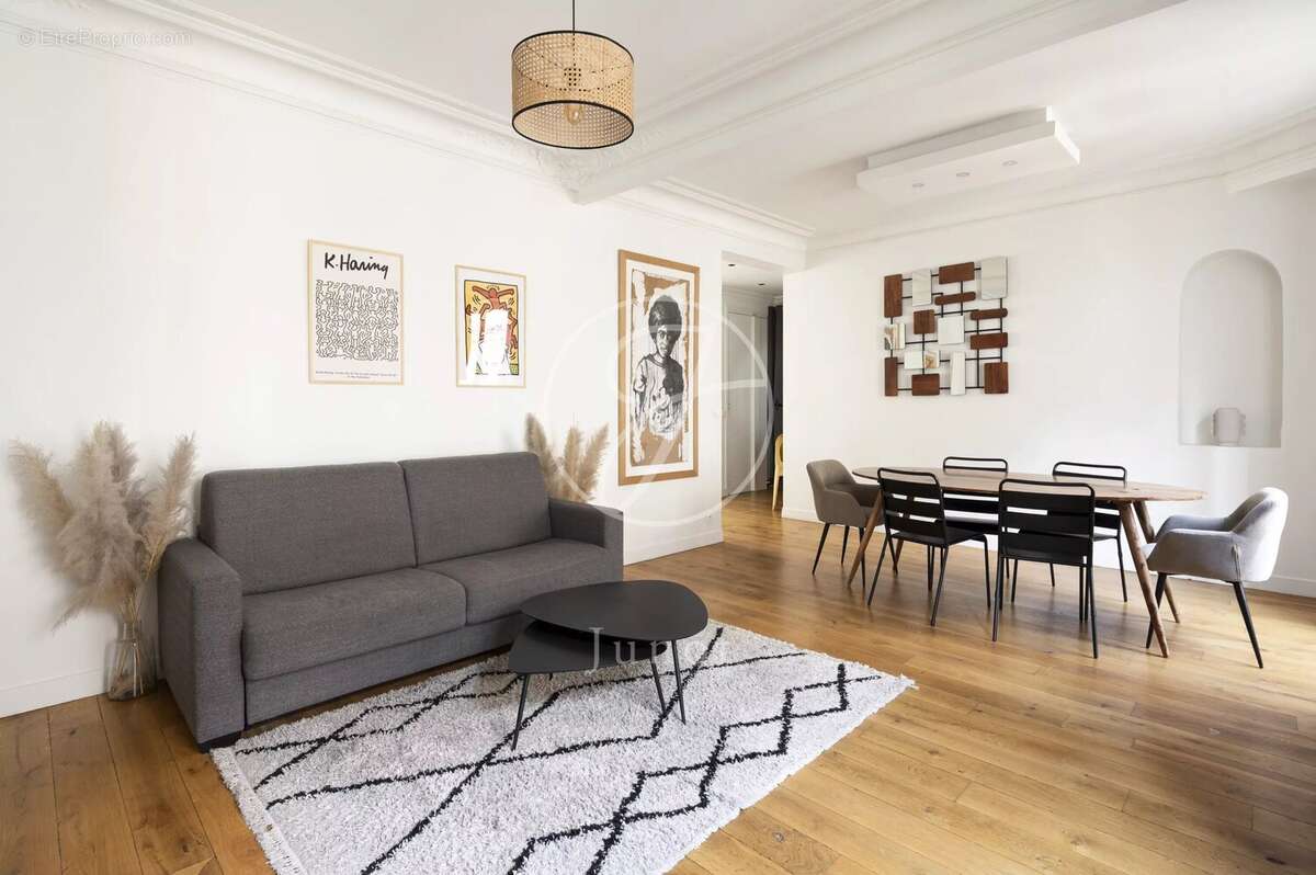 Appartement à PARIS-16E