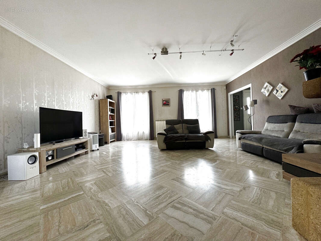 Maison à LA CHAPELLE-EN-SERVAL