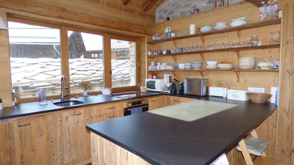 Maison à LES ALLUES