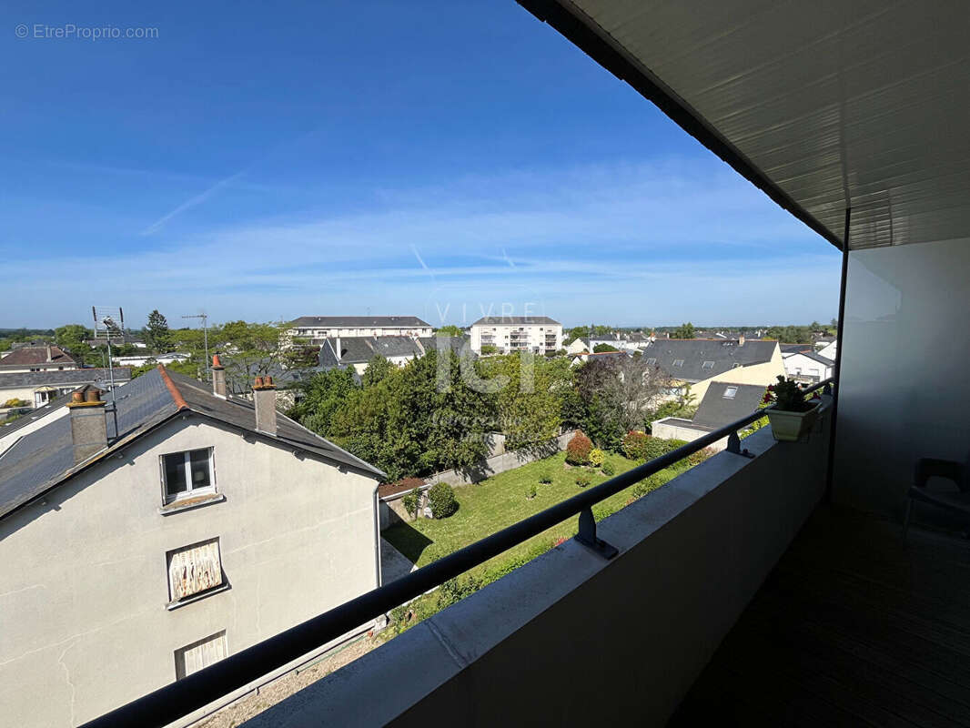 Appartement à AVRILLE