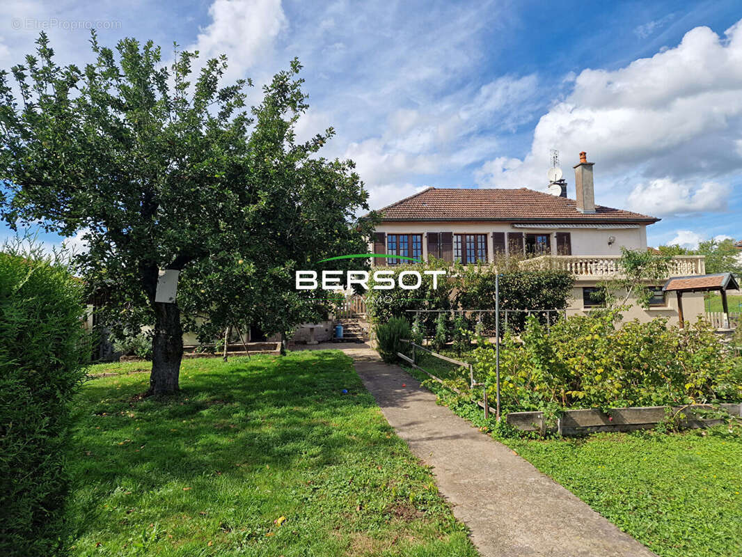 Maison à CHASSEY-LES-MONTBOZON