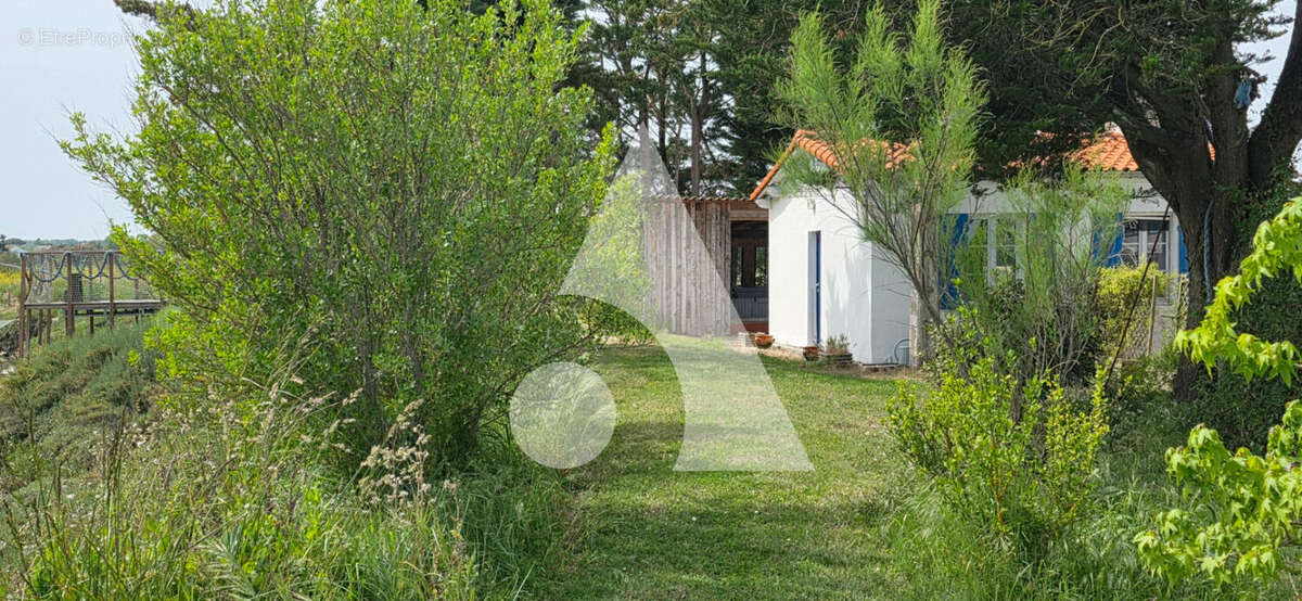 Maison à MORNAC-SUR-SEUDRE