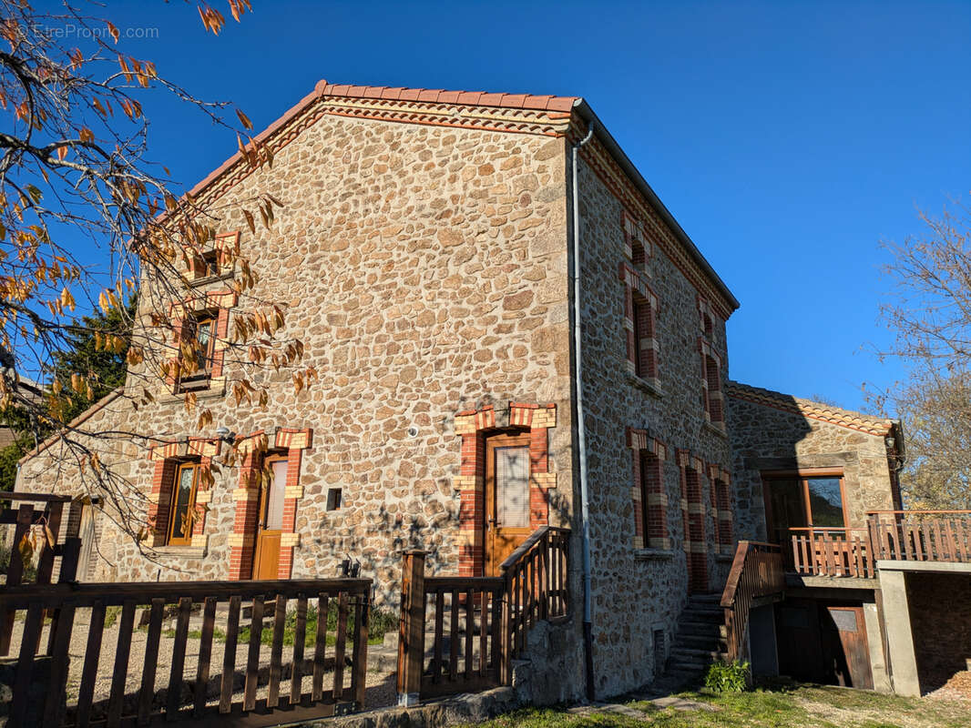 Belle bâtisse en pierre 171m2 à BURDIGNES - photo 3