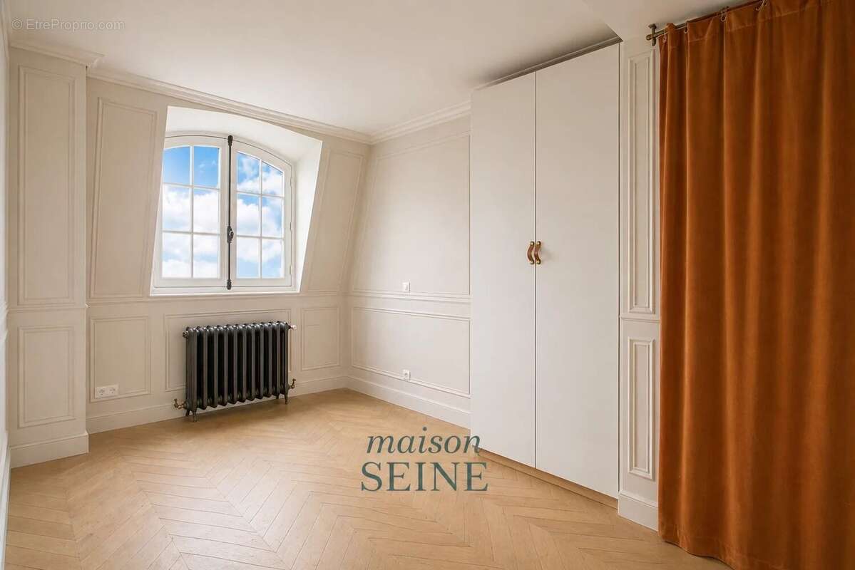 Appartement à NEUILLY-SUR-SEINE