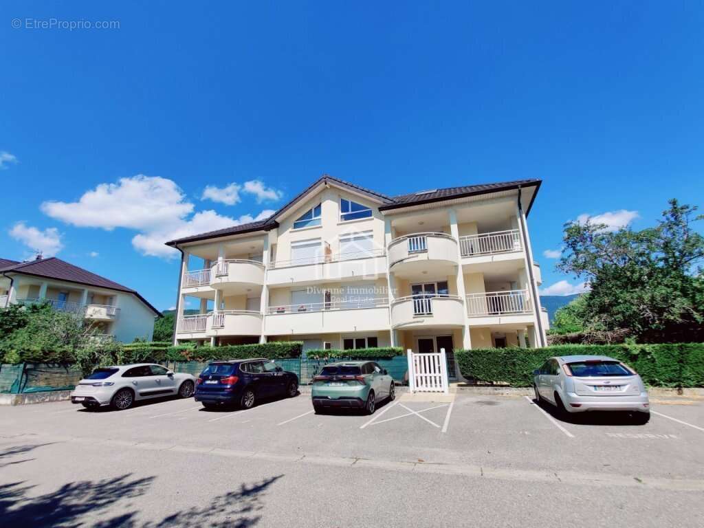 Magnifique appartement en rez de jardin rénové à neuf - photo 10